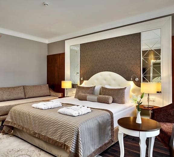 STANDARD SIDE SEA VIEW WITH BALCONY Номера