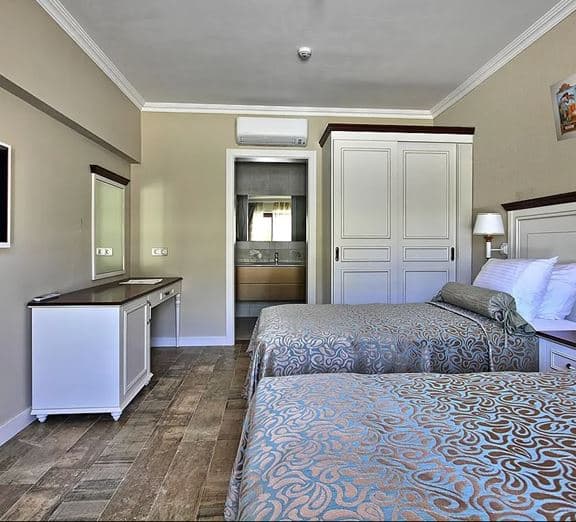 DELUXE ROOM FRENCH BALCONY Номера