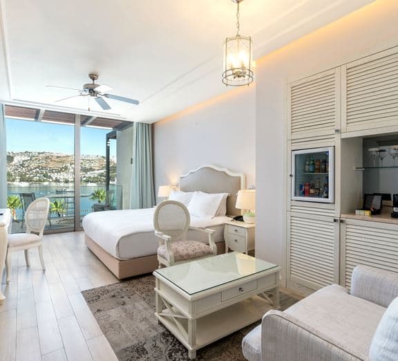 DELUXE KING OR TWIN BED SEA VIEW Номера