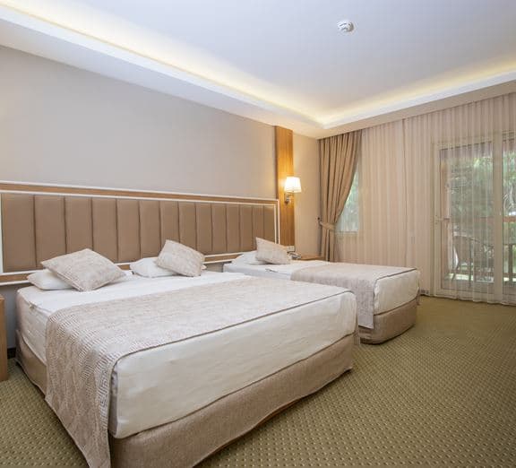 SUPERIOR ROOM WITH BALCONY Номера