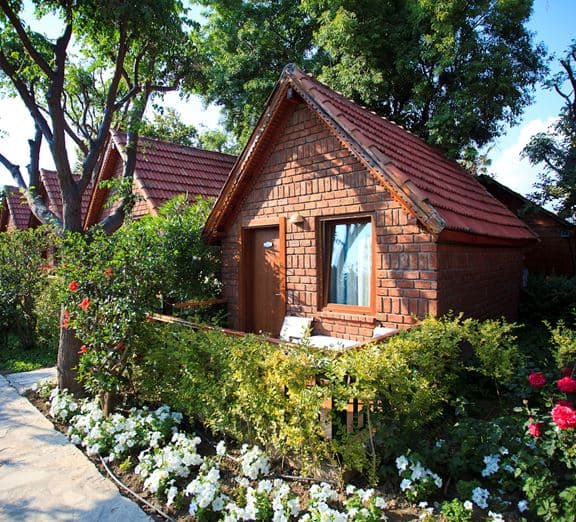 STANDARD ROOM WITH BALCONY Номера
