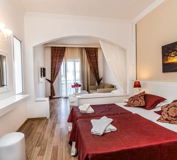 LARGE ROOM POOL VIEW Номера