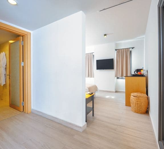 STANDARD ROOM SEA VIEW WITH BALCONY Номера