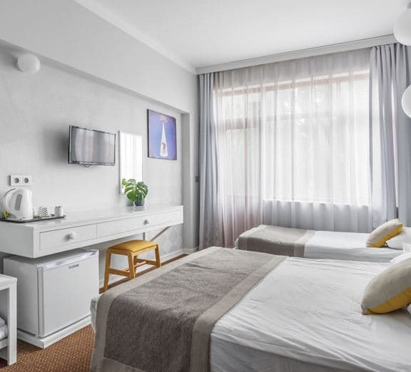ECONOMY ROOM WITH BALCONY Номера