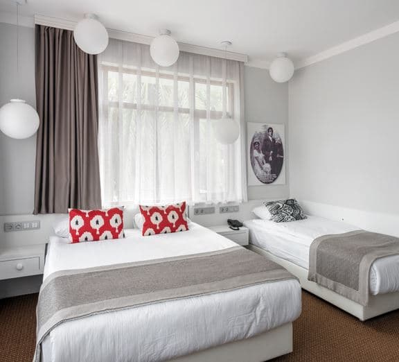 STANDARD WITH BALCONY ROOM Номера