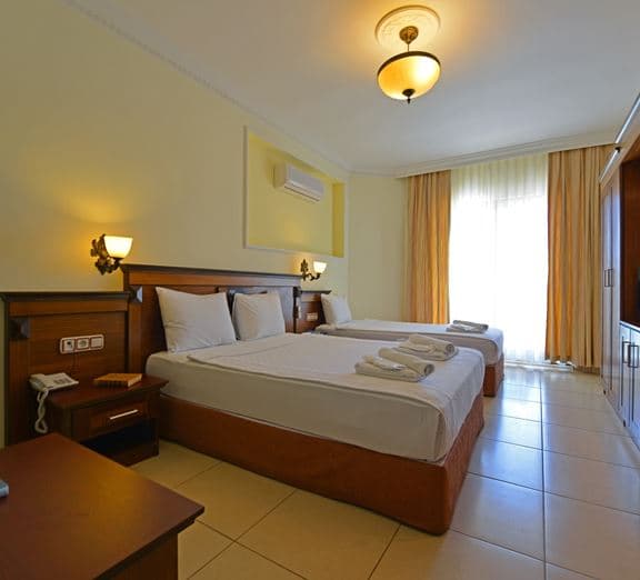 STANDARD ROOM LAND VIEW WITH BALCONY Номера