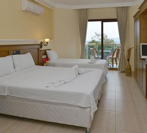 STANDARD ROOM SIDE SEA VIEW WITH BALCONY Номера
