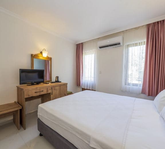 STANDARD ROOM WITH BALCONY Номера