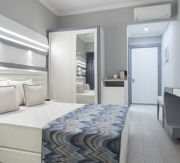 DELUXE STANDARD POOL VIEW Номера