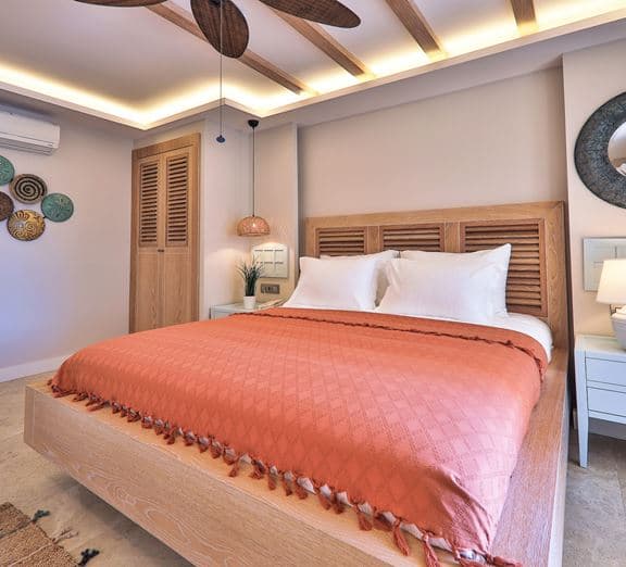 Classic Partial Sea View Room Номера