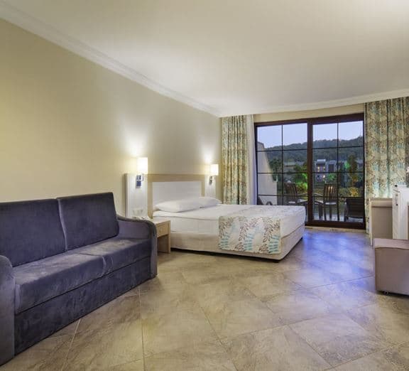 LARGE ROOM LAND VIEW Номера