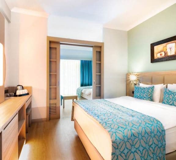 FAMILY ROOM 1 BEDROOM WITH BALCONY ADULT ONLY (FROM 13 YEARS) Номера