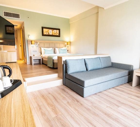 SUPERIOR ROOM WITH BALCONY ADULT ONLY (FROM 13 YEARS) Номера