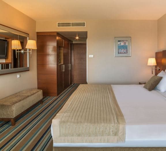 STANDARD ROOM SIDESEAVIEW BALCONY Номера