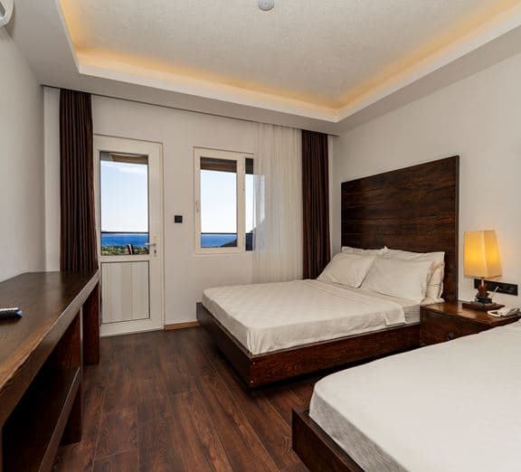 STANDARD ROOM WITH BALCONY Номера