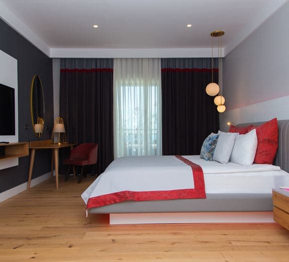 DESIGNER SUITE SEA VIEW Номера