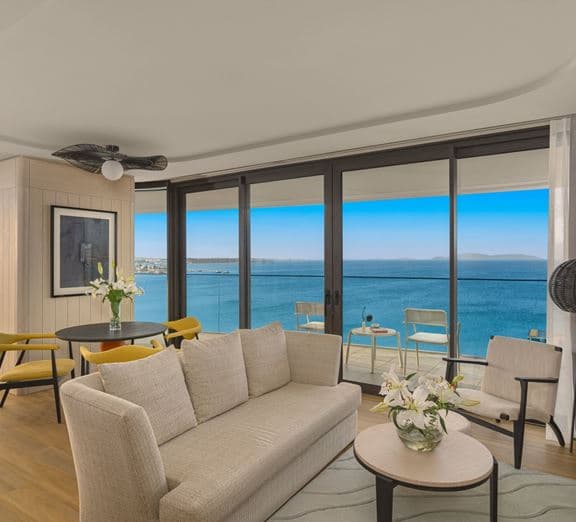 CORNER SUITE SEA VIEW Номера