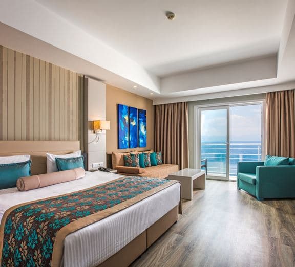 MAIN BUILDING DELUXE ROOM LAND VIEW Номера
