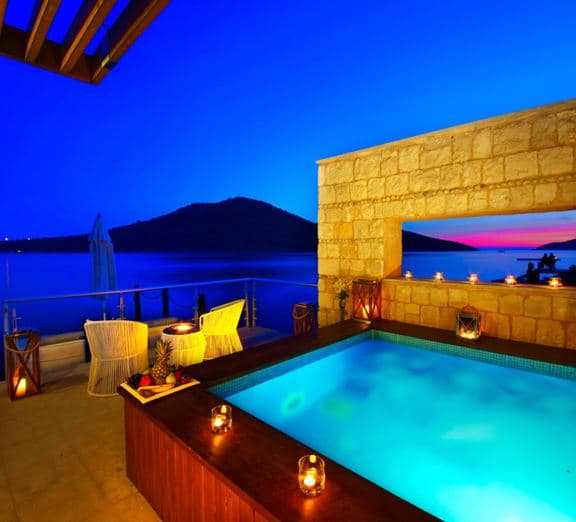 DELUXE ROOM SEA VIEW Номера
