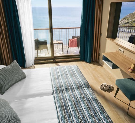 DOUBLE ROOM CALSSIC SEA SIDE BALCONY (DBL3) Номера