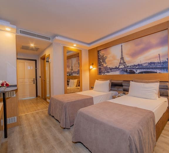 STANDARD ROOM LAND VIEW WITH BALCONY Номера