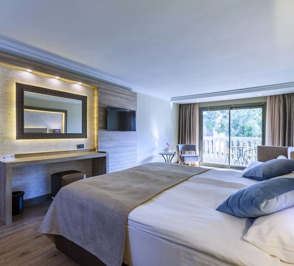STANDARD SIDE SEA VIEW ROOM Номера