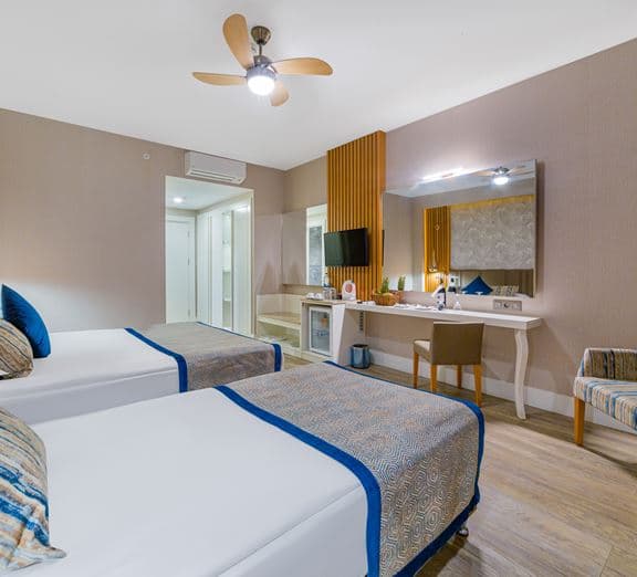 THEODORA BUILDING STANDARD ROOM Номера