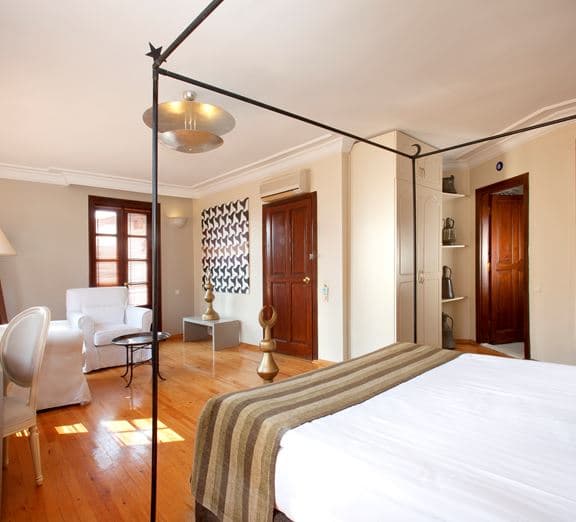 DELUXE ROOM WITHOUT BALCONY Номера