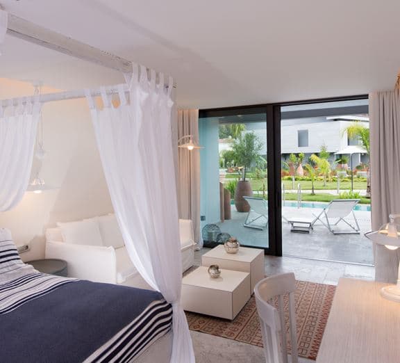 DELUXE ROOM POOL ACCESS Номера
