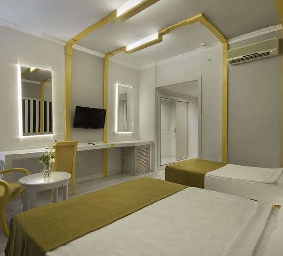 STANDARD SIDE SEA VIEW ROOM Номера