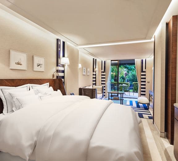 Deluxe Suite Garden View Номера