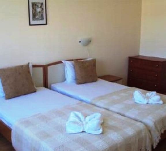 2 Bedroom Standard Apartment (Balcony) Номера