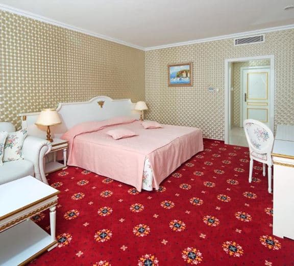 DOUBLE DELUXE ROOM Номера