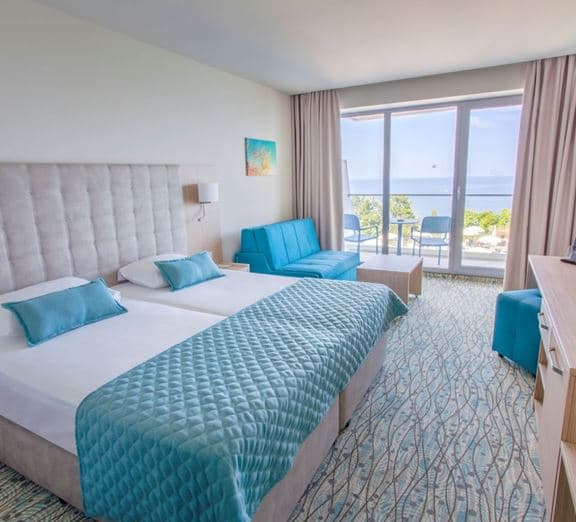 Standard Room (Lateral Sea View, Balcony or Terrace) Номера
