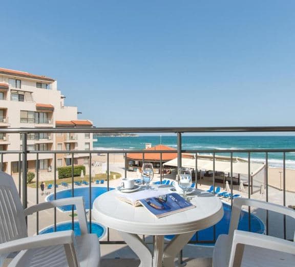 Standard Apartment (SeaFront, Balcony or Terrace) Номера