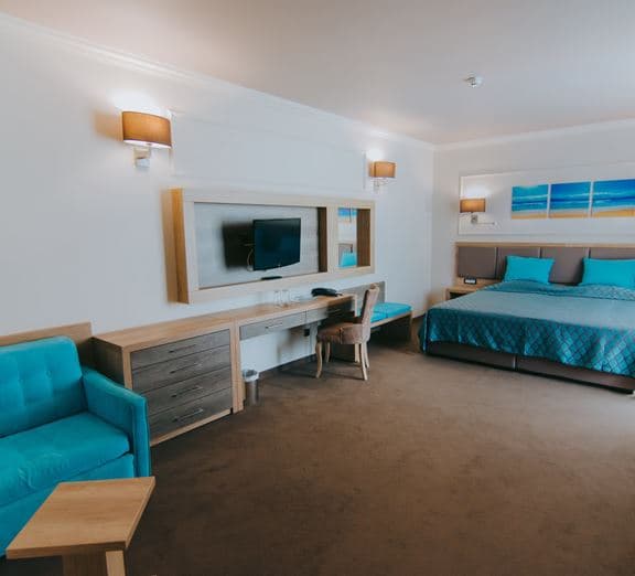 STANDARD JUNIOR SUITE (LATERALSEAVIEW/STREETVİEW, BALCONY OR TERRACE) Номера