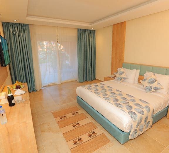 DELUXE ROOM GARDEN VIEW Номера