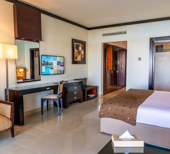 DELUXE ROOM WITH JACUZZI Номера