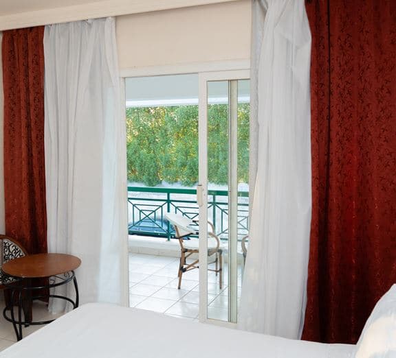 Standard Room Pool View Номера