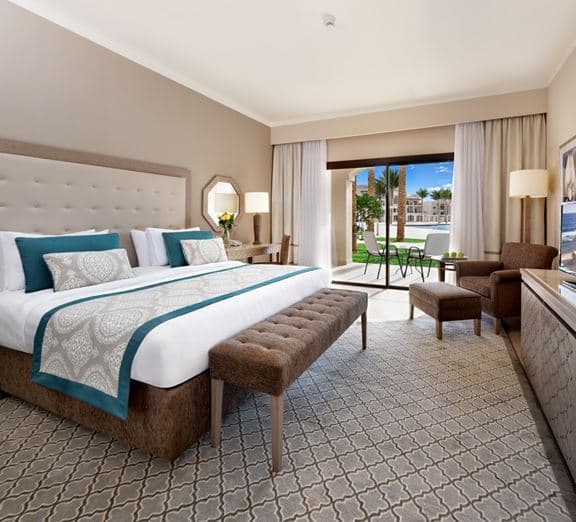 FAMILY DELUXE ROOM POOL VIEW Номера