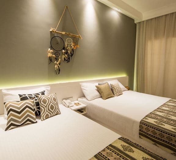 TRIPLE TROUBLE ROOM SEA VIEW Номера
