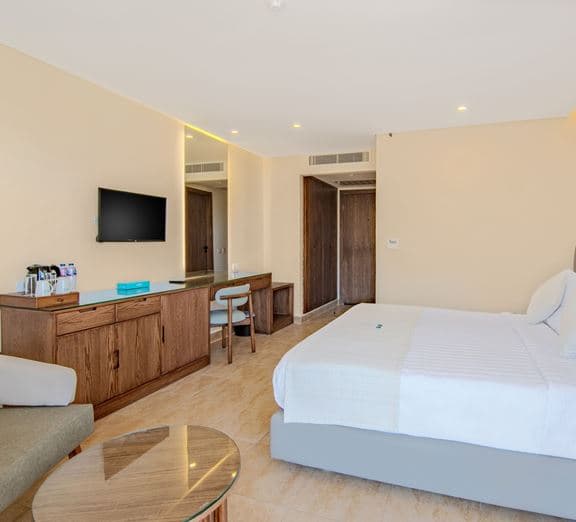 Standard Room Back / Pool / Partial Sea View Номера