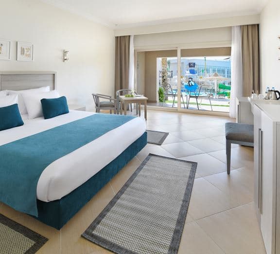 Superior Pool View room Номера