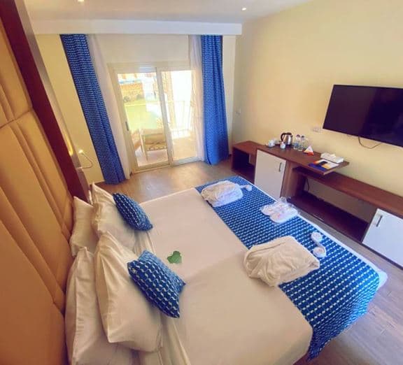 DELUXE ROOM BACK / RESORT VIEW Номера