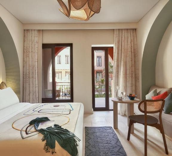Room Superior Garden View King Beds Номера