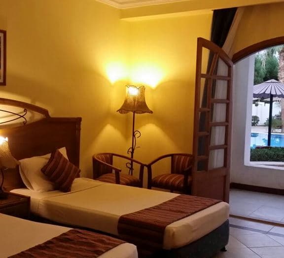 Standard Room Pool View Номера