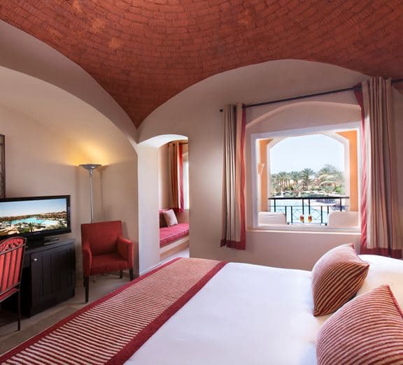 Superior Room Pool View Номера