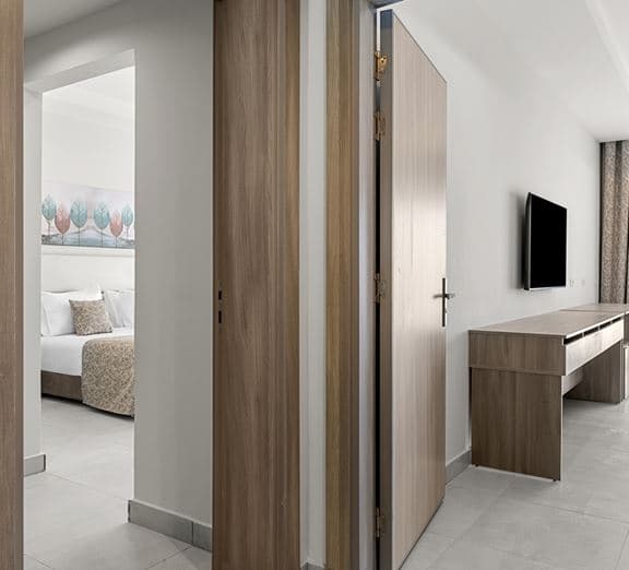 FAMILY SUPERIOR 2 BEDROOMS POOL VIEW Номера