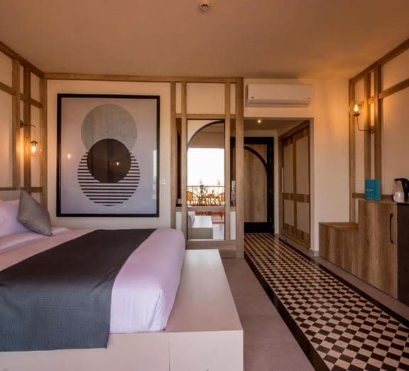 DELUXE ROOM SEA VIEW Номера