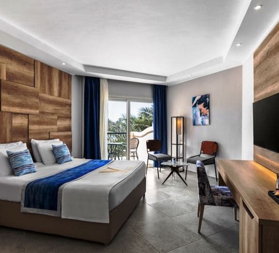 DELUXE ROOM POOL VIEW/SIDE SEA VIEW Номера